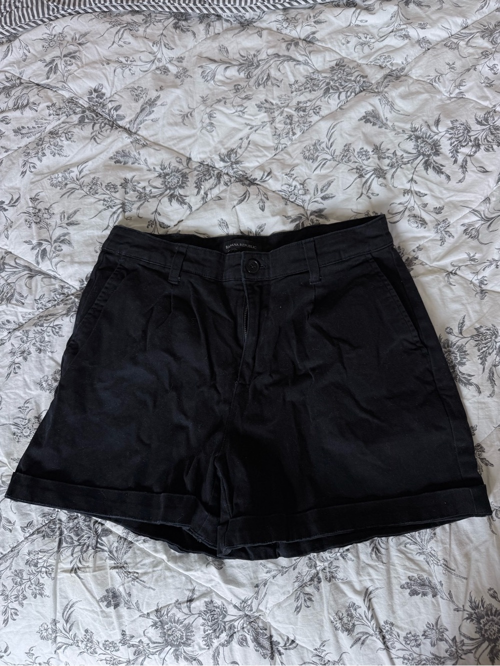 Banana Republic Black Cuffed High-Rise Women's Shorts